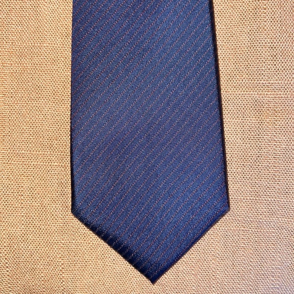 Lot of 5 ties. Alfani (3) Merona (1) Perry Ellis (1) - 3 “skinny/modern” 2 reg. - Picture 4 of 11